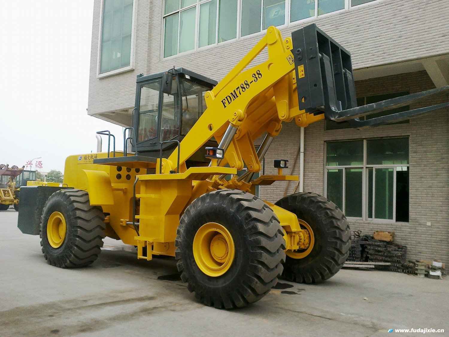 福大機(jī)械38噸叉裝車FDM788-38